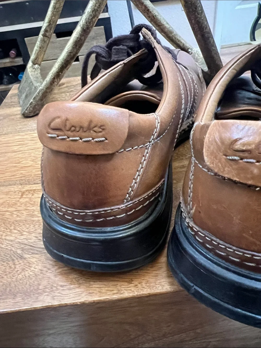 Clarks Men's Tan Leather Lace-Up Oxfords